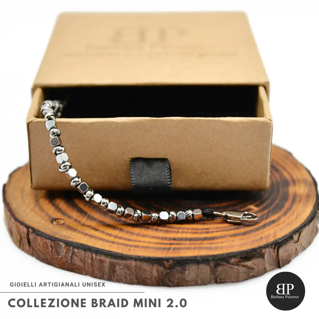Braid Mini 2.0 Armband mit silbernen Hämatitwürfeln