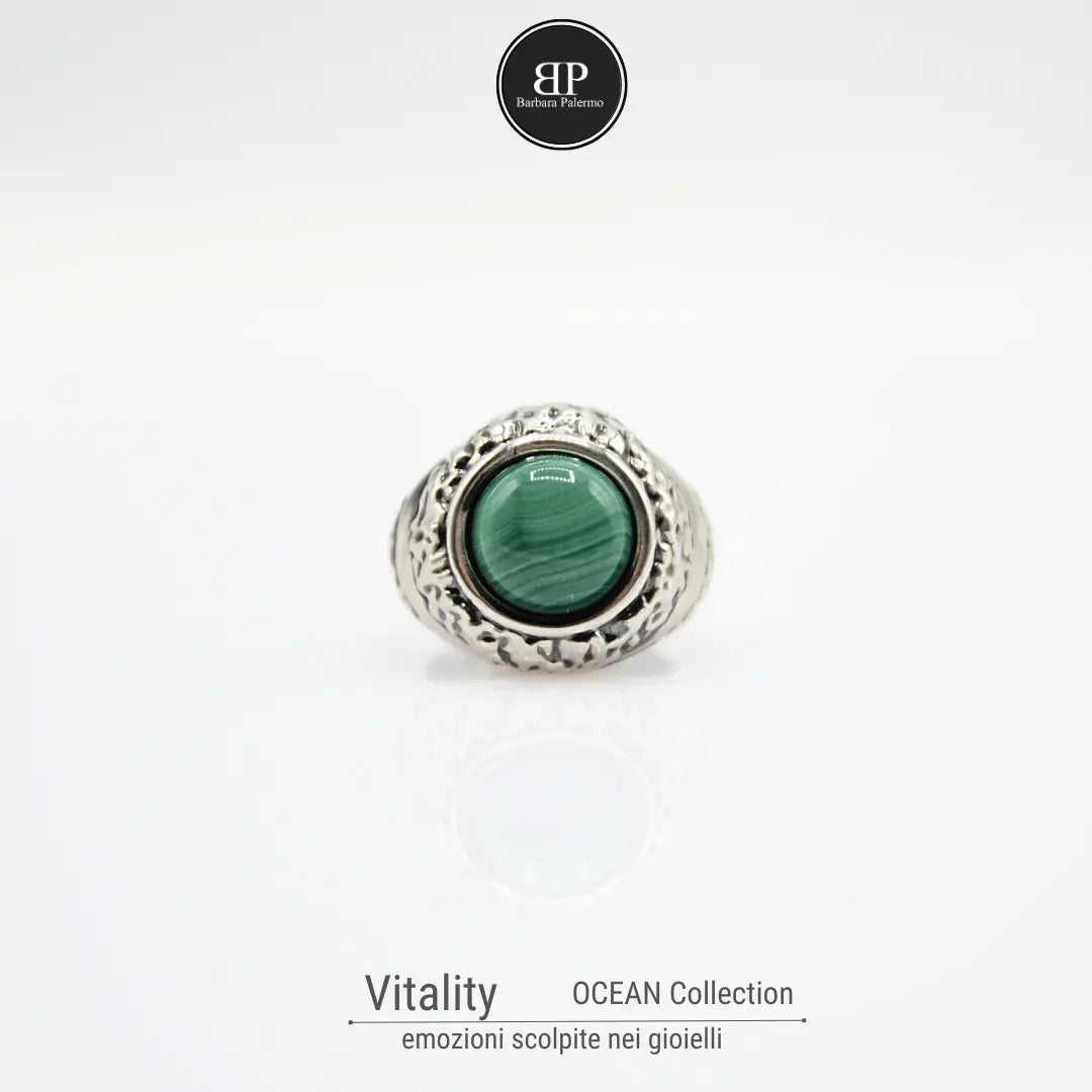 Anello Vitality con Pasta di Malachite e Scultura Ocean