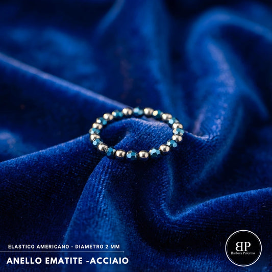 Elastischer Ring mit facettiertem, poliertem blauem Hämatit