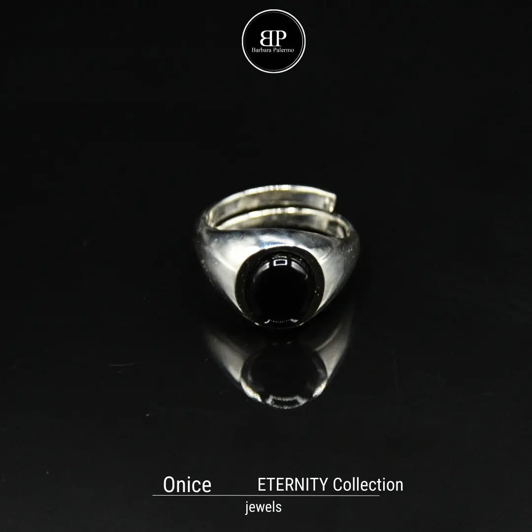 Eternity - Anello Chevalier  Onice Nero Cabochon: Stile Classico, Raffinatezza Moderna