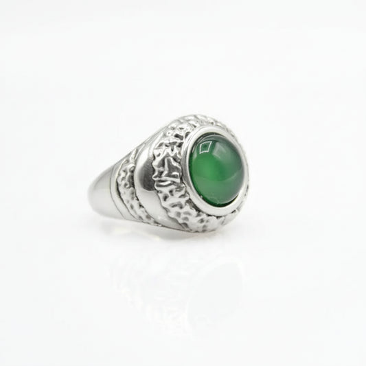 Smaragdring: mit grüner Jade – Spiegelbild der reinen Natur