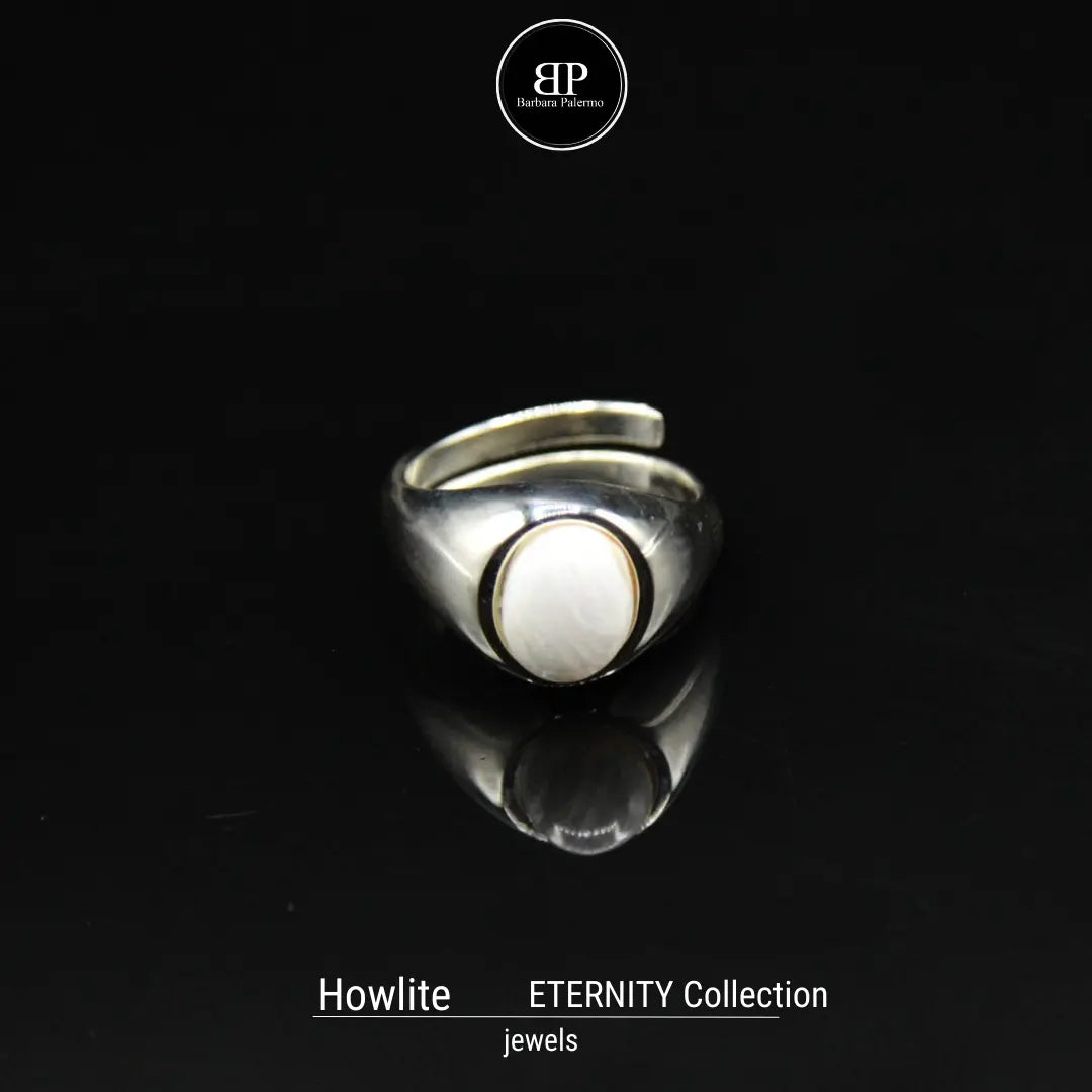 Eternity - Anello con Pietra di Howlite Cabochon: Semplicità che Incanta