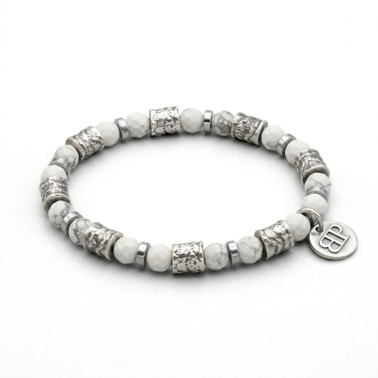 Polignano a Mare: Silberne Wellen in der Eleganz eines Armbandes