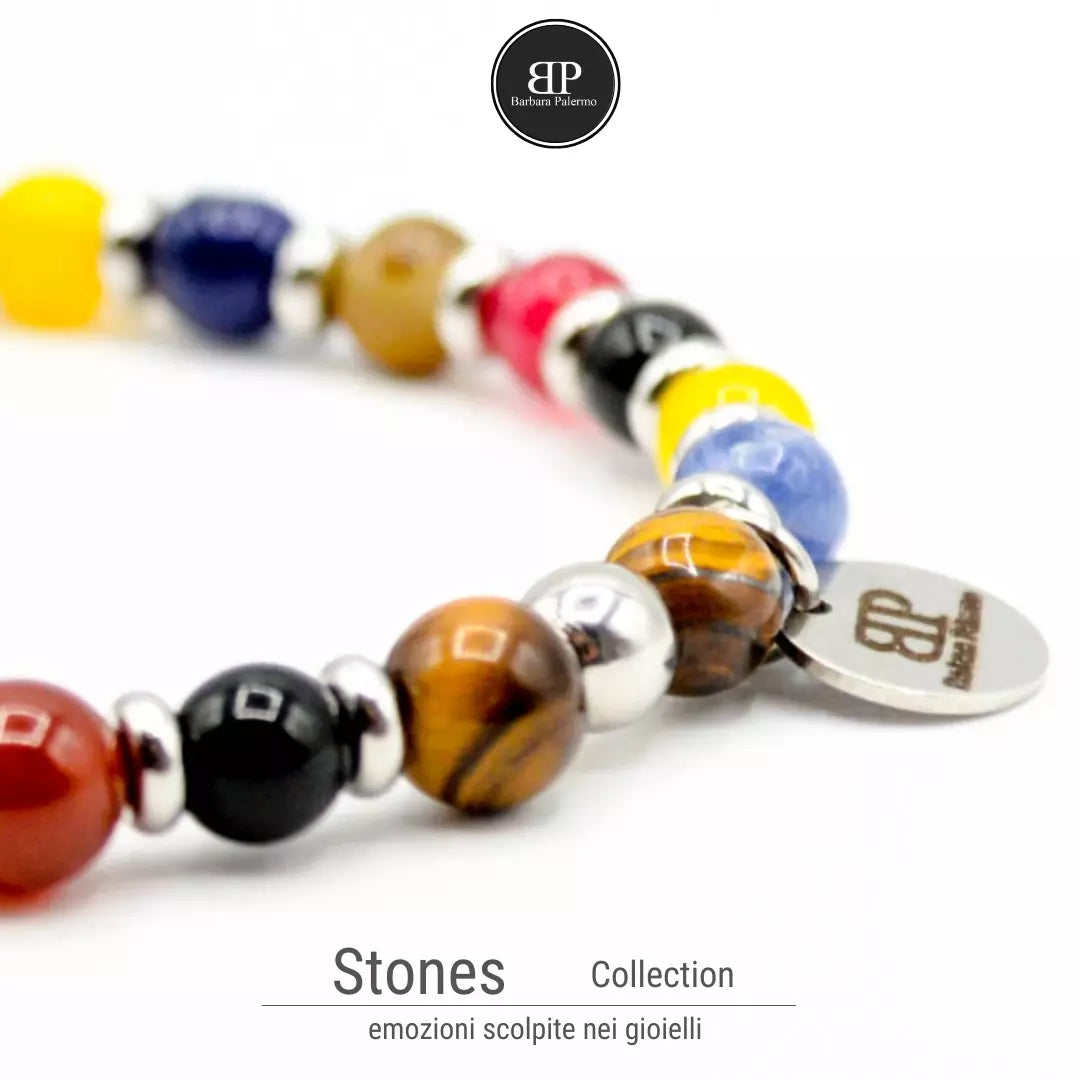 Elastisches Armband mit farbigen Steinen