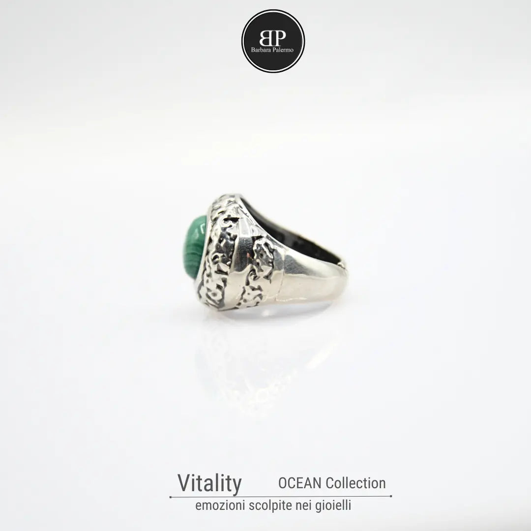 Anello Vitality con Pasta di Malachite e Scultura Ocean