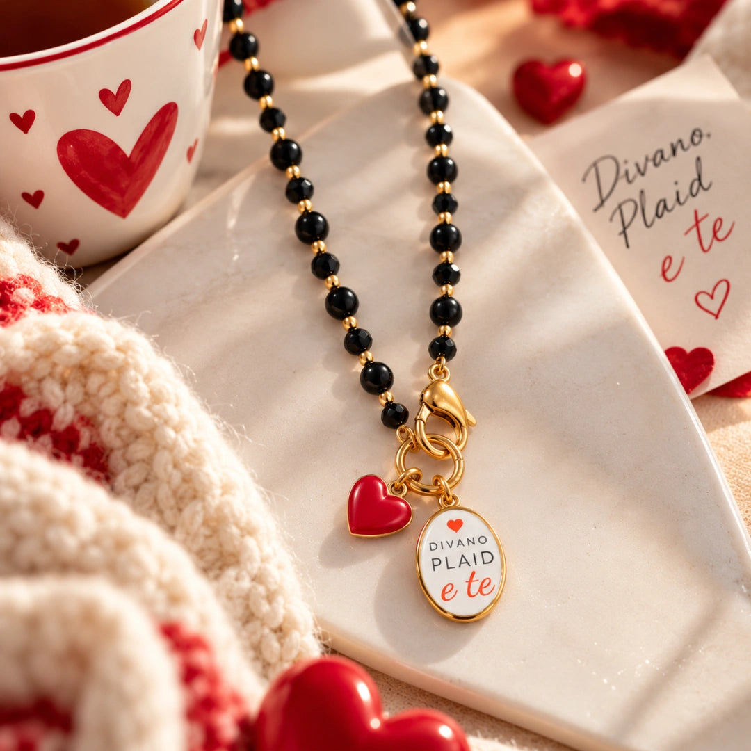 Collana Favola Divano Plaid e Te con Cristalli Neri Oro