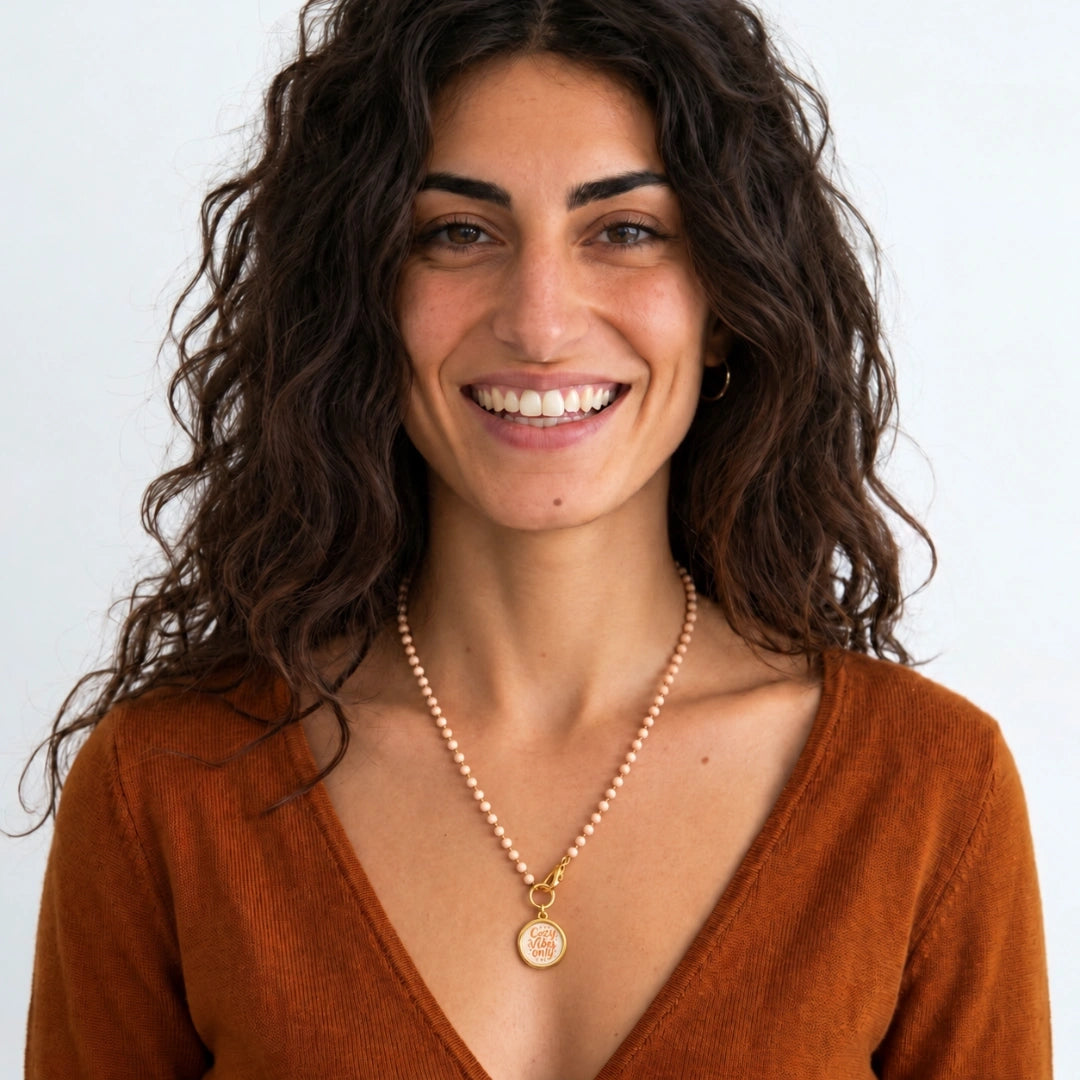 Collana Favola Cozy Vibes Only con Cristalli Pesca e Cipria