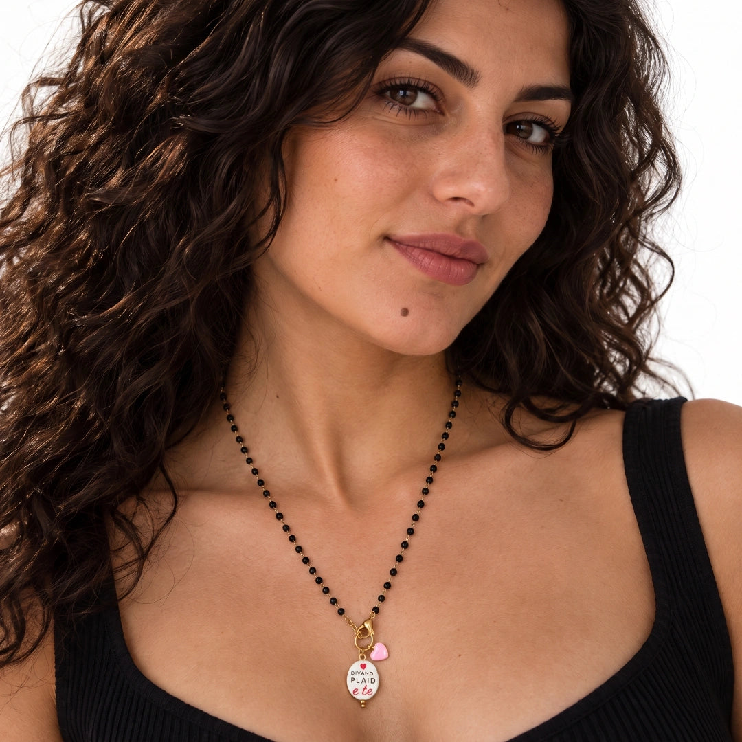 Collana Favola Divano Plaid e Te con Cristalli Neri Oro