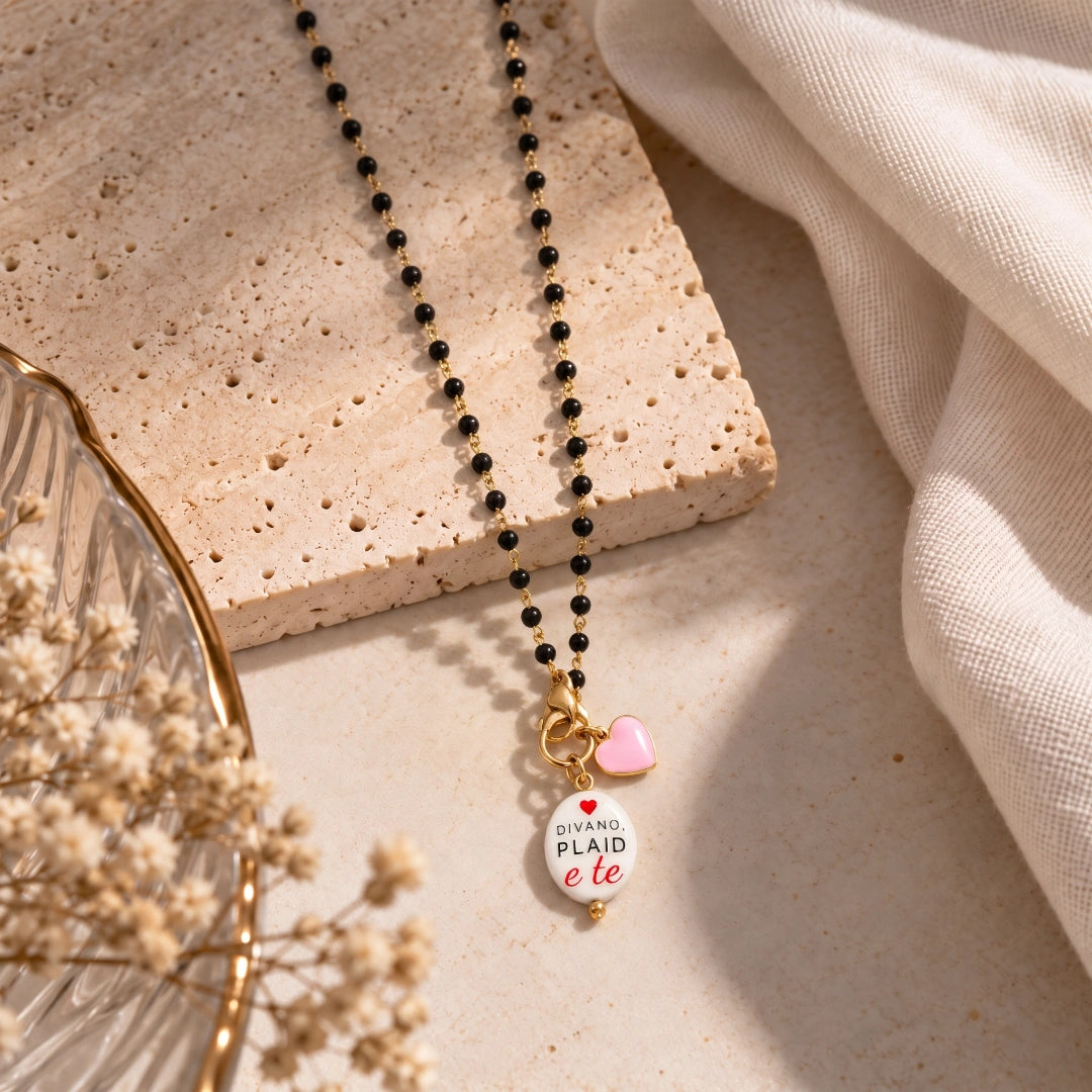 Collana Favola Divano Plaid e Te con Cristalli Neri Oro