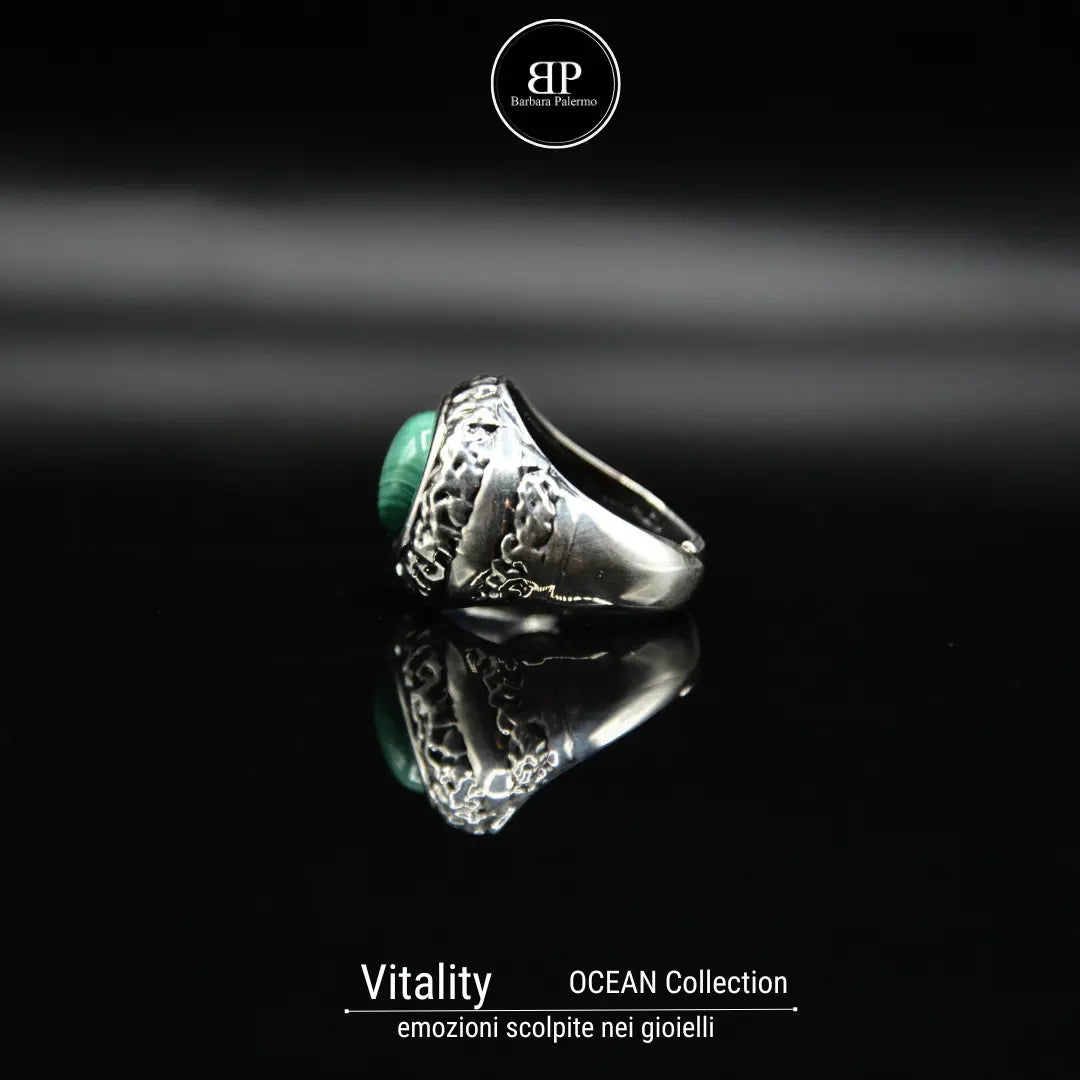 Anello Vitality con Pasta di Malachite e Scultura Ocean