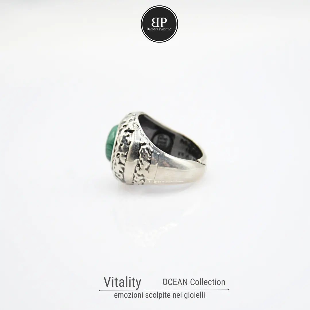 Anello Vitality con Pasta di Malachite e Scultura Ocean