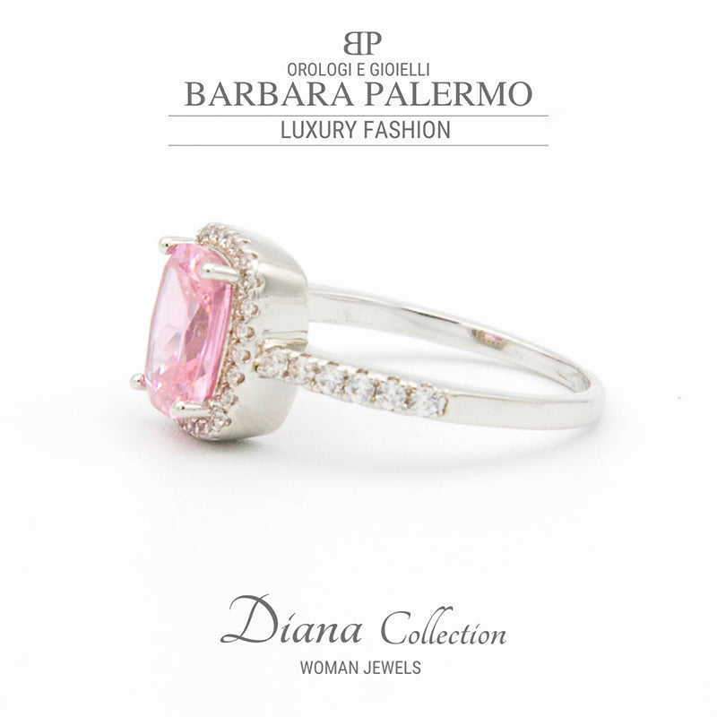 anello color argento con zircone rosa