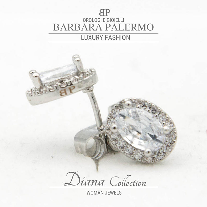 Diana: orecchini color argento con Zirconi Bianchi placcato in oro bianco 18 k